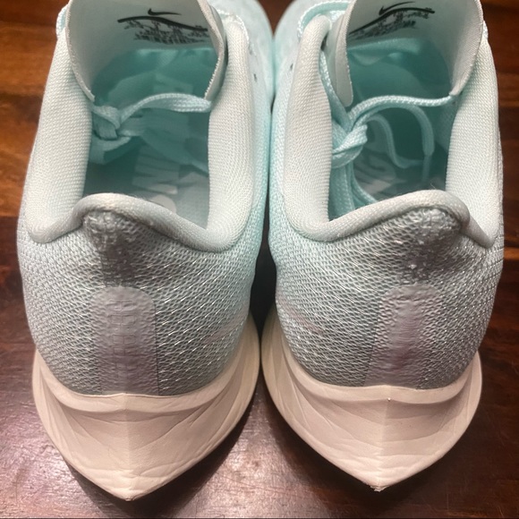 Nike Women's Zoom Rival Fly Running Shoe - Picture 9 of 11